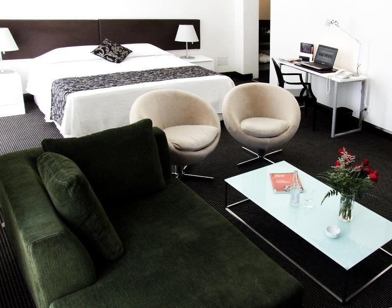 Plaza Fuerte Hotel Montevideo Phòng bức ảnh